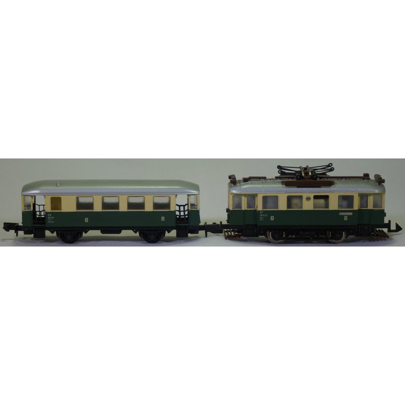Train Arnold échelle N - Locomotive Réf 2963 + 2 Wagons 3e Classe Réf 2973